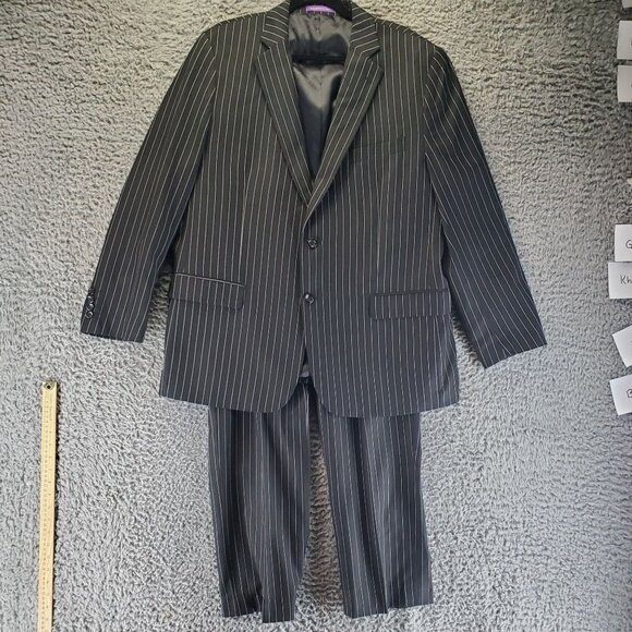 Vinci Suit Mens 46S 40x28 Black Pinstripe Two Piece Polyester Blend Suit *Read* - Picture 1 of 16